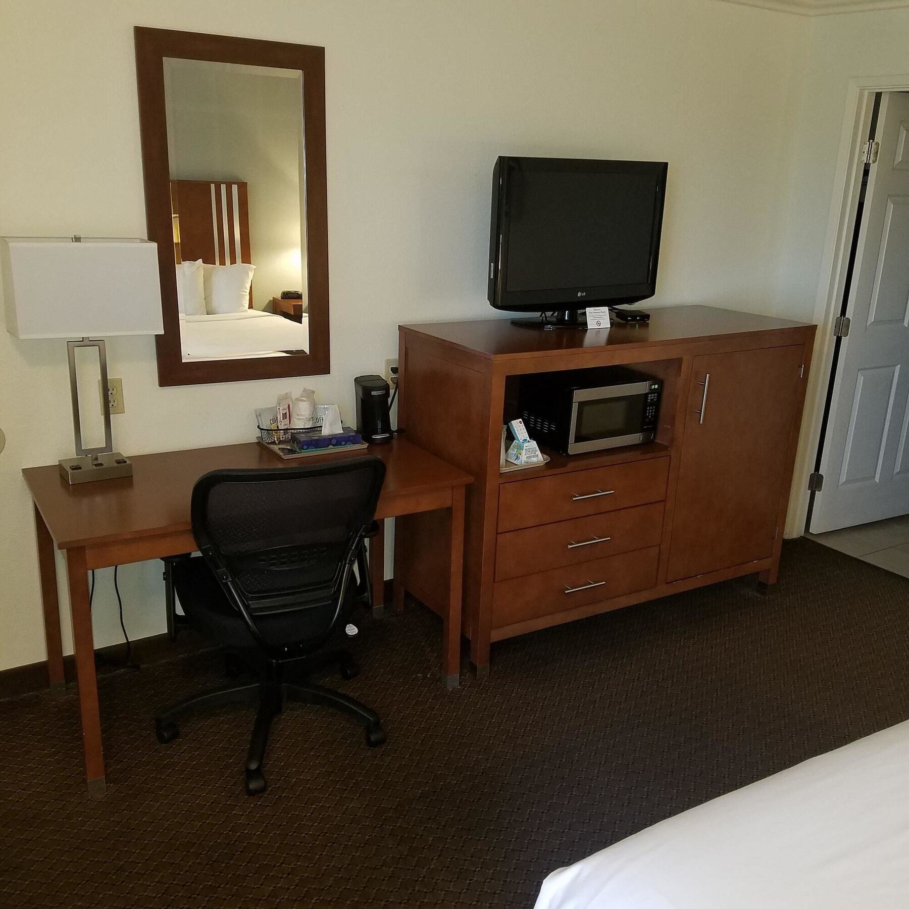 Surestay Hotel By Best Western Hollister Exterior photo