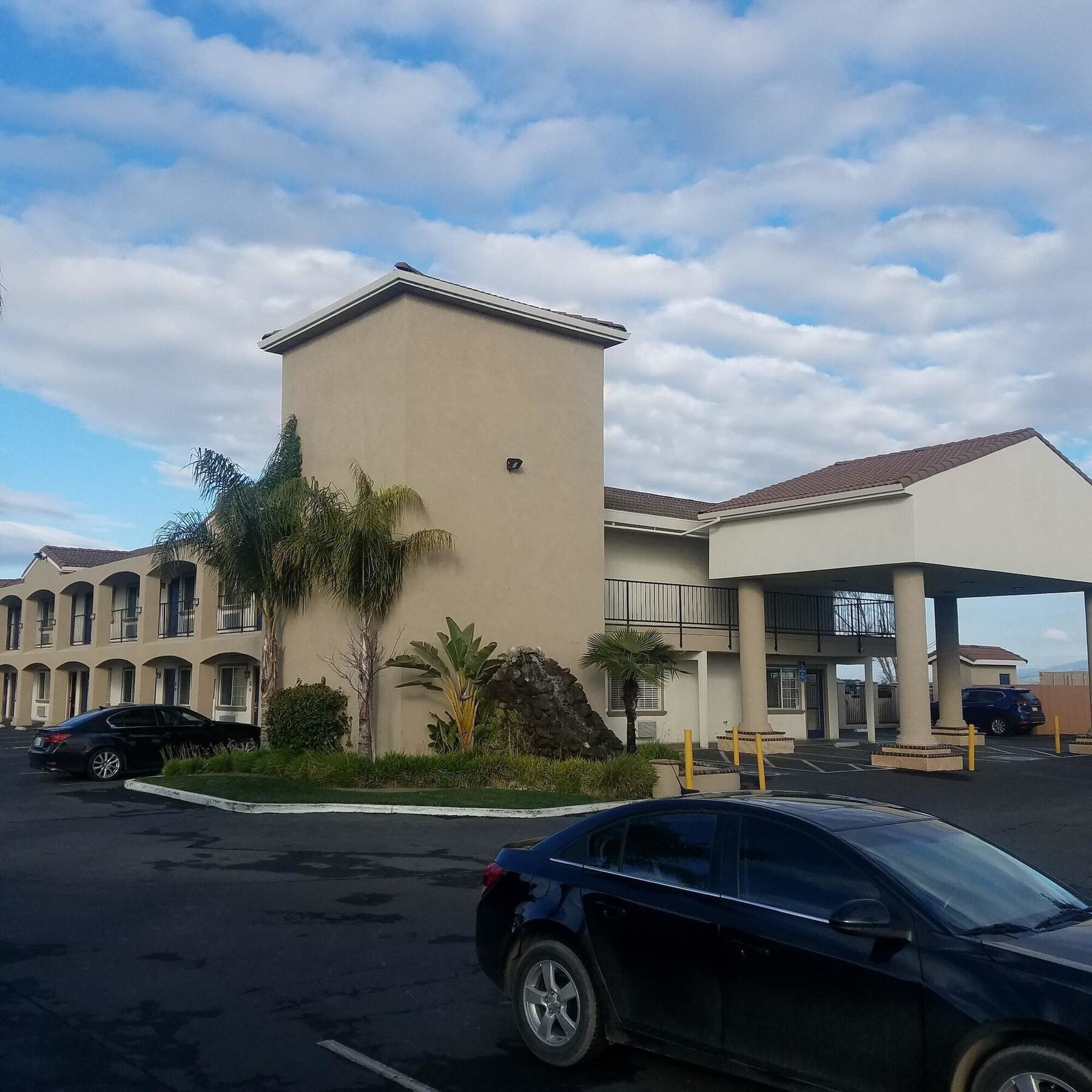 Surestay Hotel By Best Western Hollister Exterior photo